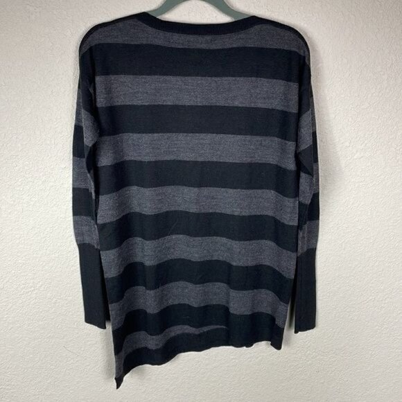 Ann Taylor Factory Asymmetric Hem Striped Lightweight Sweater Black Gray Sz XS - Picture 2 of 8